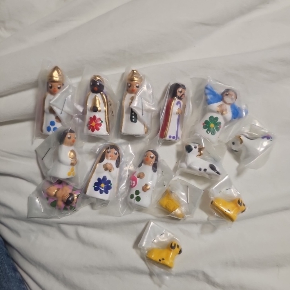 VTG Handmade Mexican Nativity Lot of 15 Mini" Figures